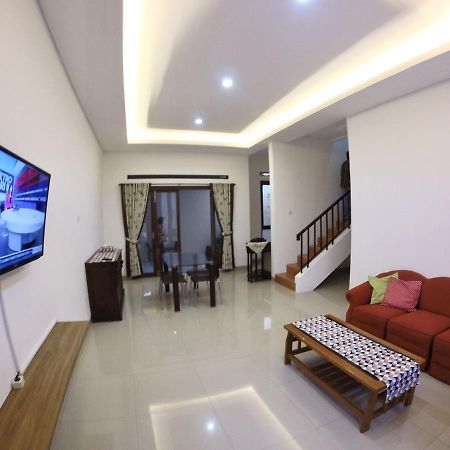 Padma Laguna Guesthouse Baturetno Екстериор снимка