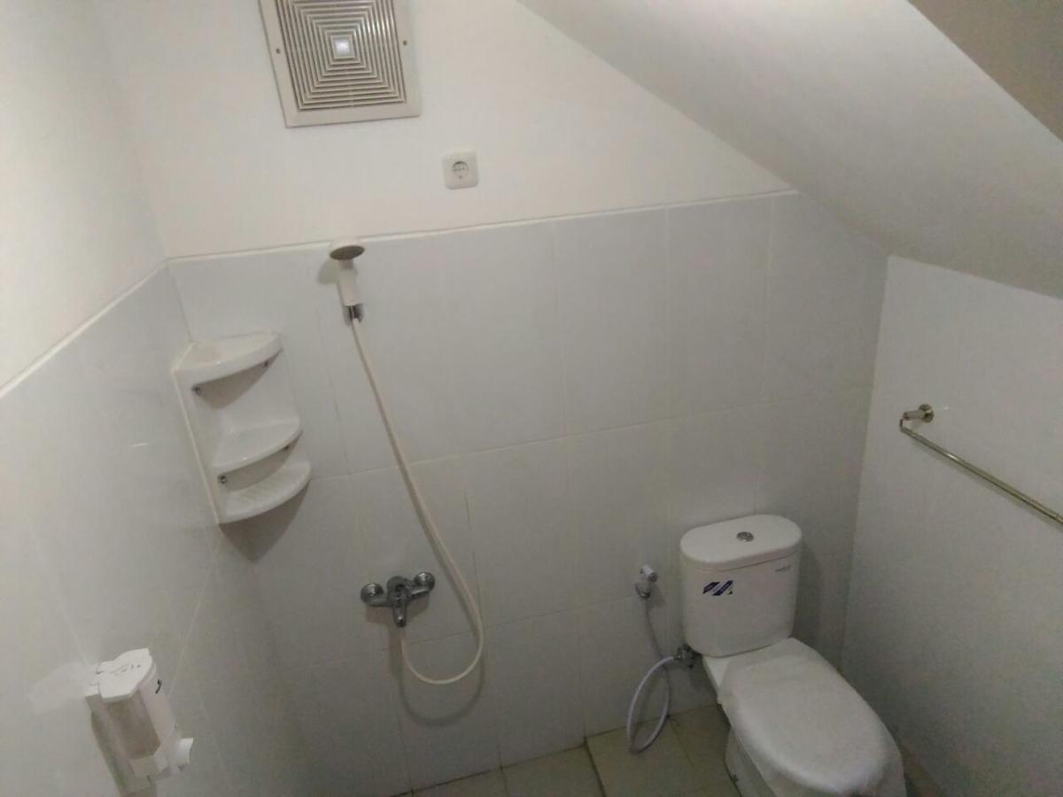 Padma Laguna Guesthouse Baturetno Екстериор снимка