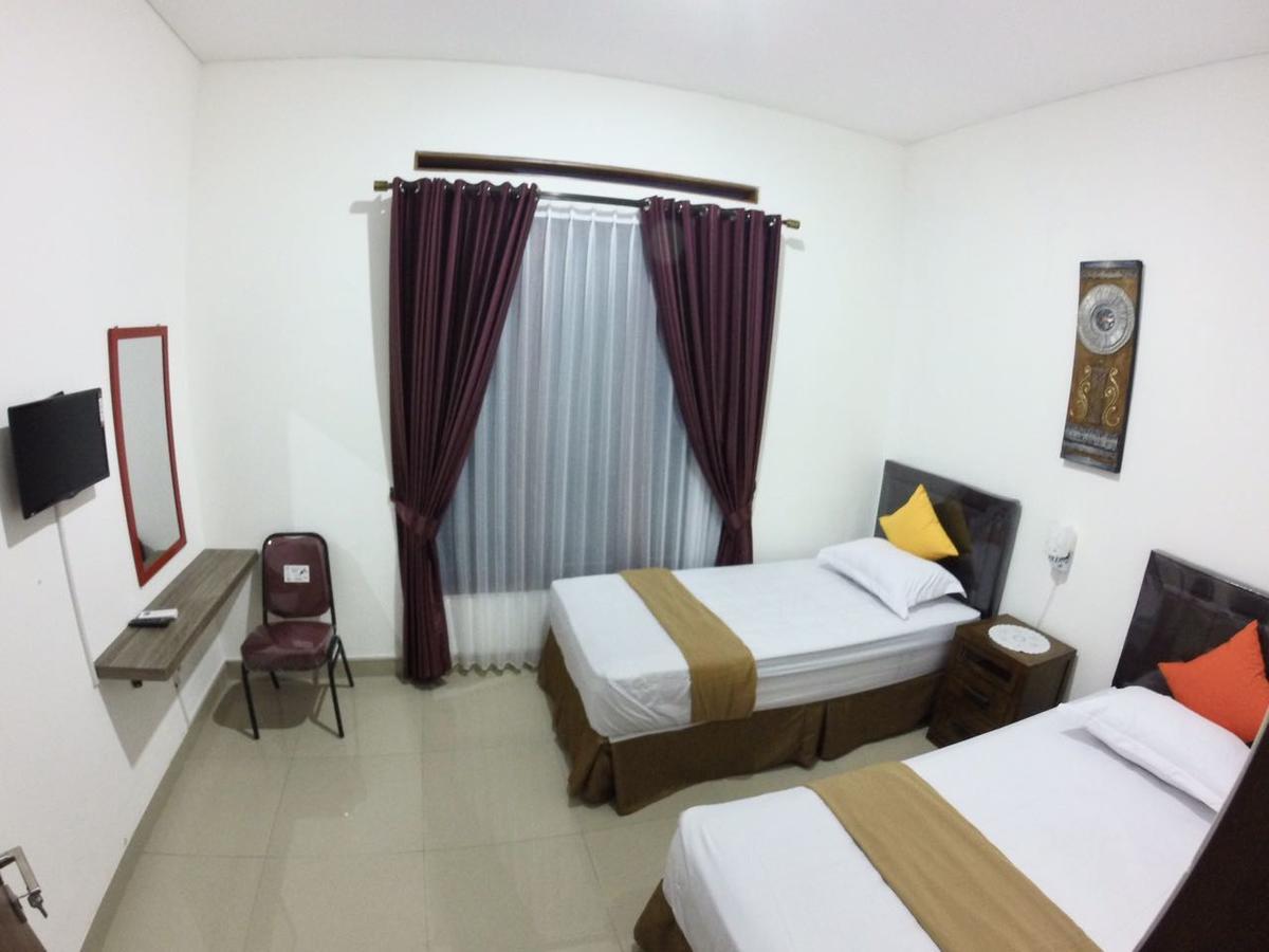Padma Laguna Guesthouse Baturetno Екстериор снимка